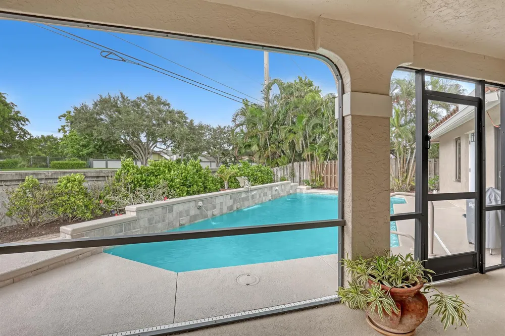 2156 AMESBURY CIRCLE Wellington, FL 33414