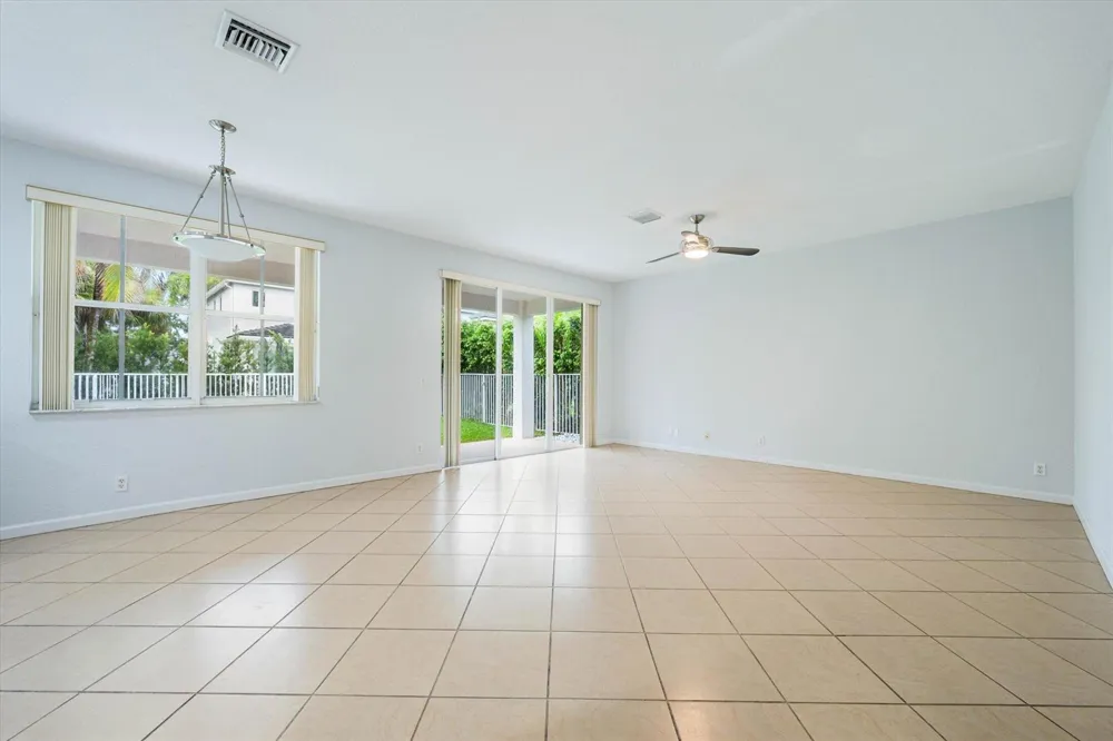 890 HAWTHORN TERRACE Weston, FL 33327