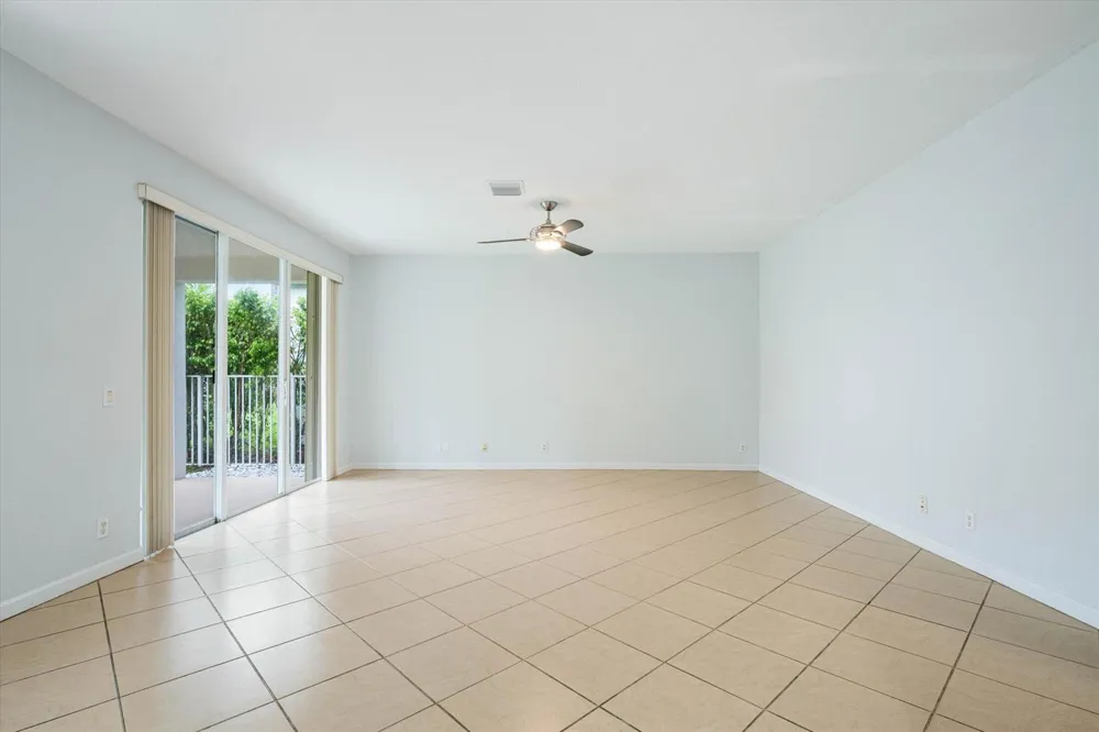 890 HAWTHORN TERRACE Weston, FL 33327
