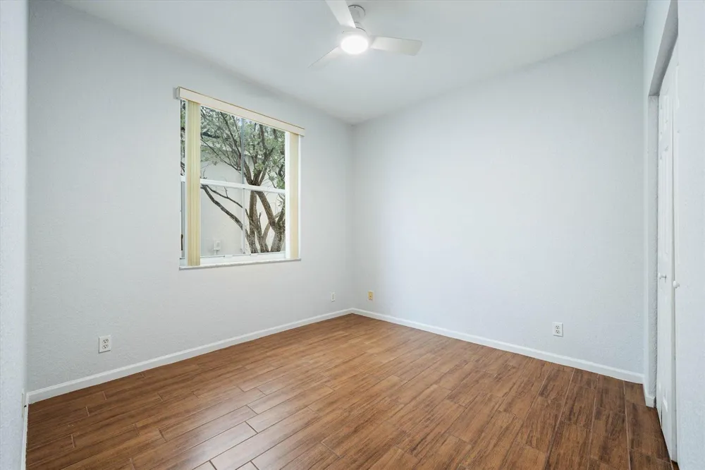 890 HAWTHORN TERRACE Weston, FL 33327