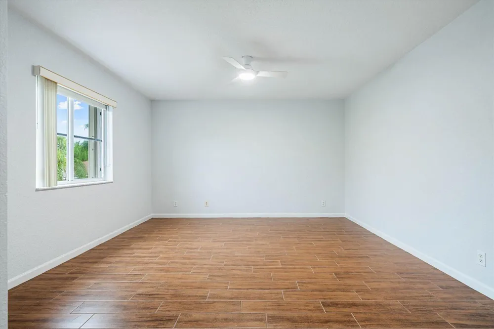 890 HAWTHORN TERRACE Weston, FL 33327