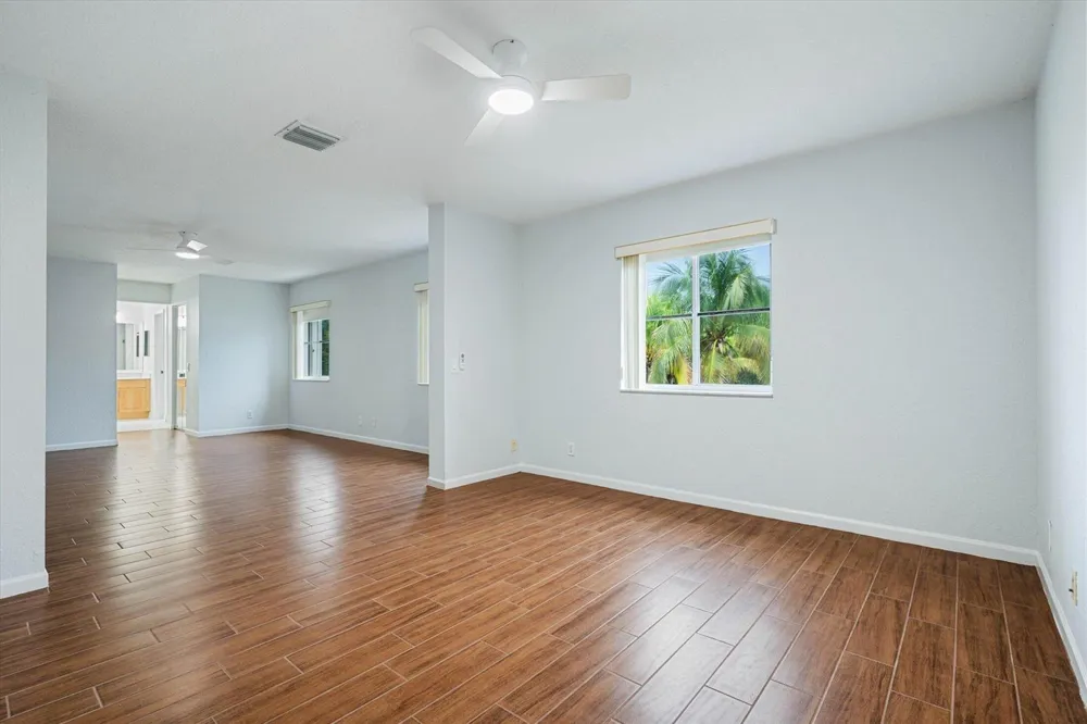 890 HAWTHORN TERRACE Weston, FL 33327