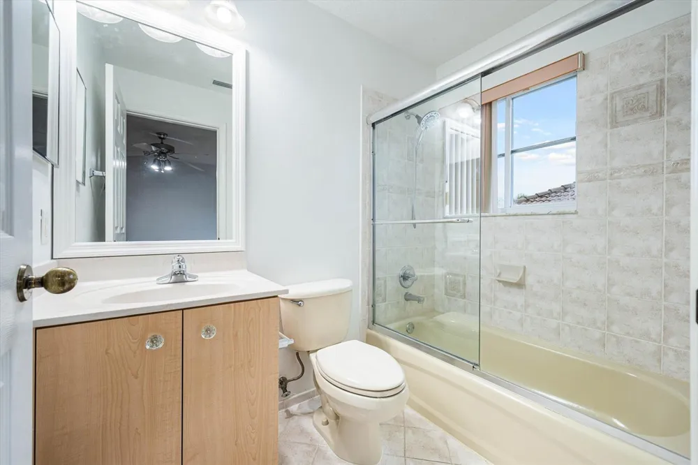 890 HAWTHORN TERRACE Weston, FL 33327