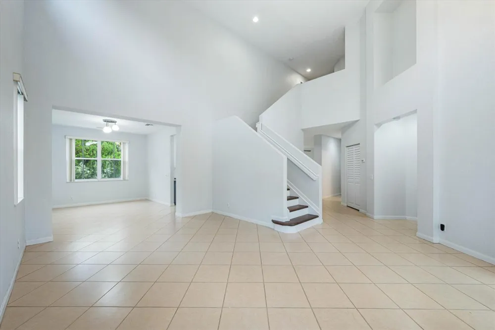 890 HAWTHORN TERRACE Weston, FL 33327