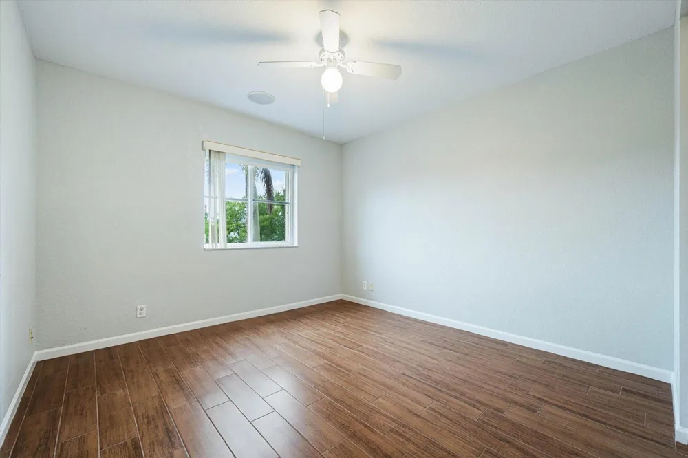 890 HAWTHORN TERRACE Weston, FL 33327