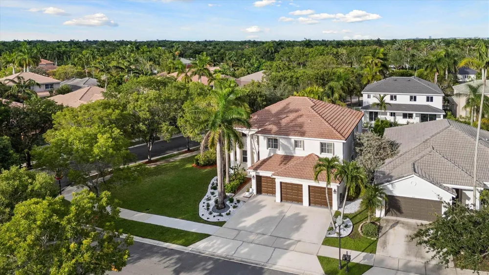 890 HAWTHORN TERRACE Weston, FL 33327