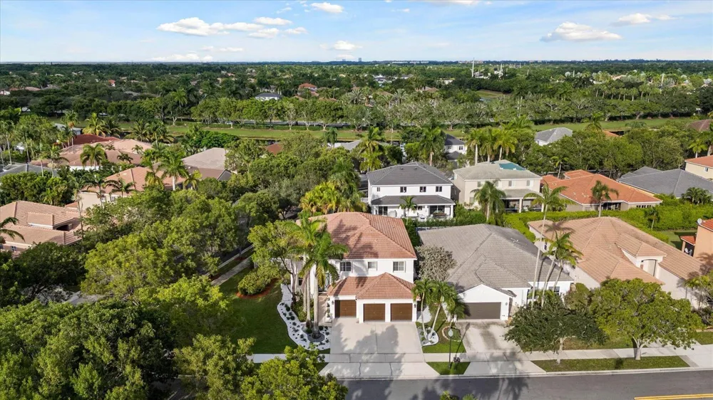 890 HAWTHORN TERRACE Weston, FL 33327
