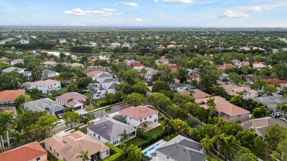 890 HAWTHORN TERRACE Weston, FL 33327