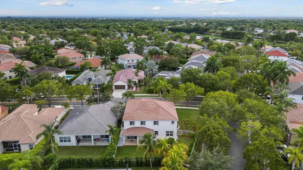 890 HAWTHORN TERRACE Weston, FL 33327
