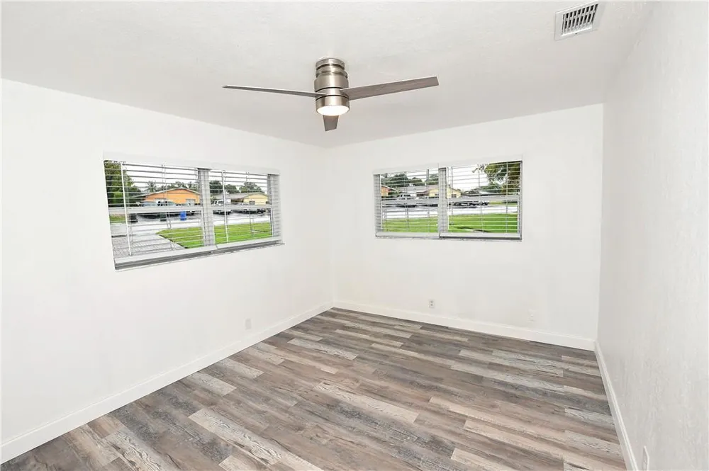 270 NW 43rd Street Oakland Park, FL 33309