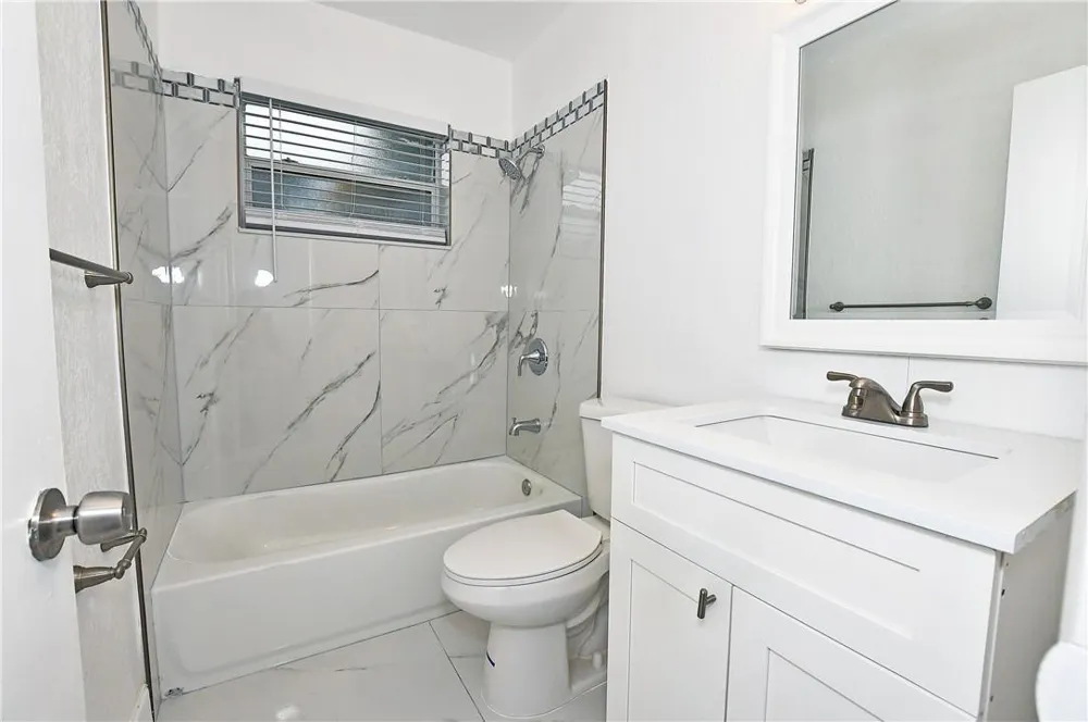 270 NW 43rd Street Oakland Park, FL 33309