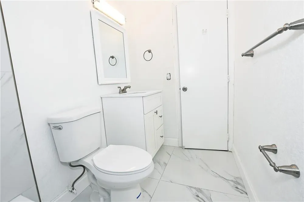 270 NW 43rd Street Oakland Park, FL 33309