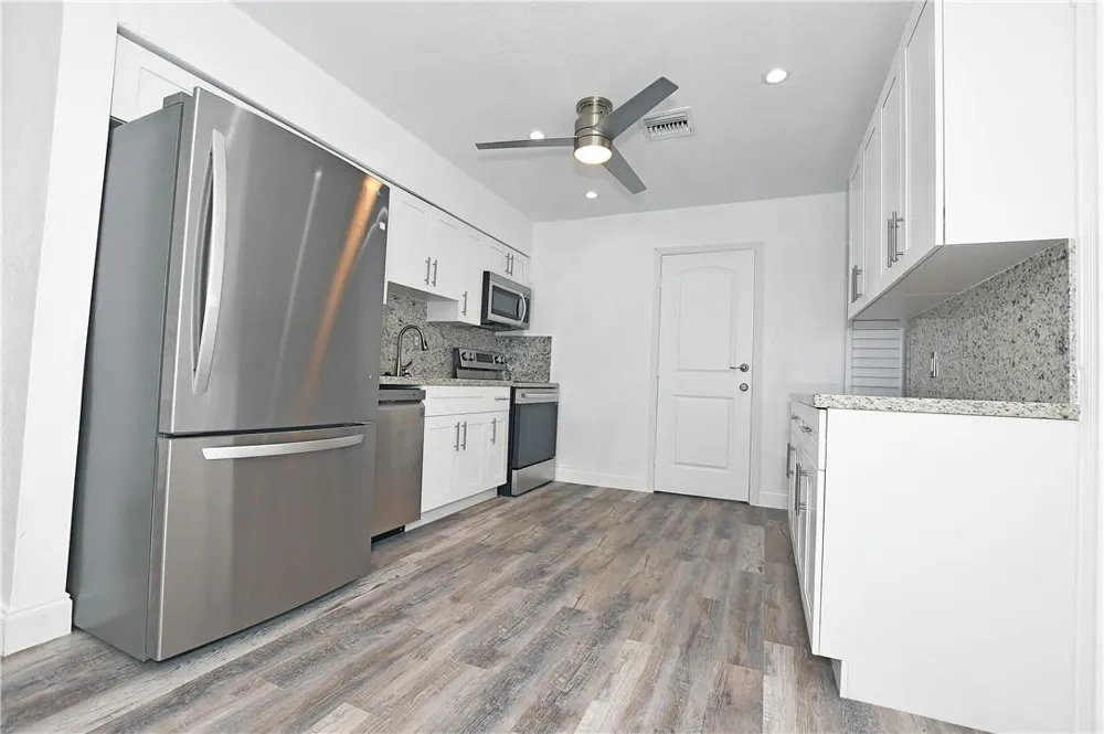 270 NW 43rd Street Oakland Park, FL 33309