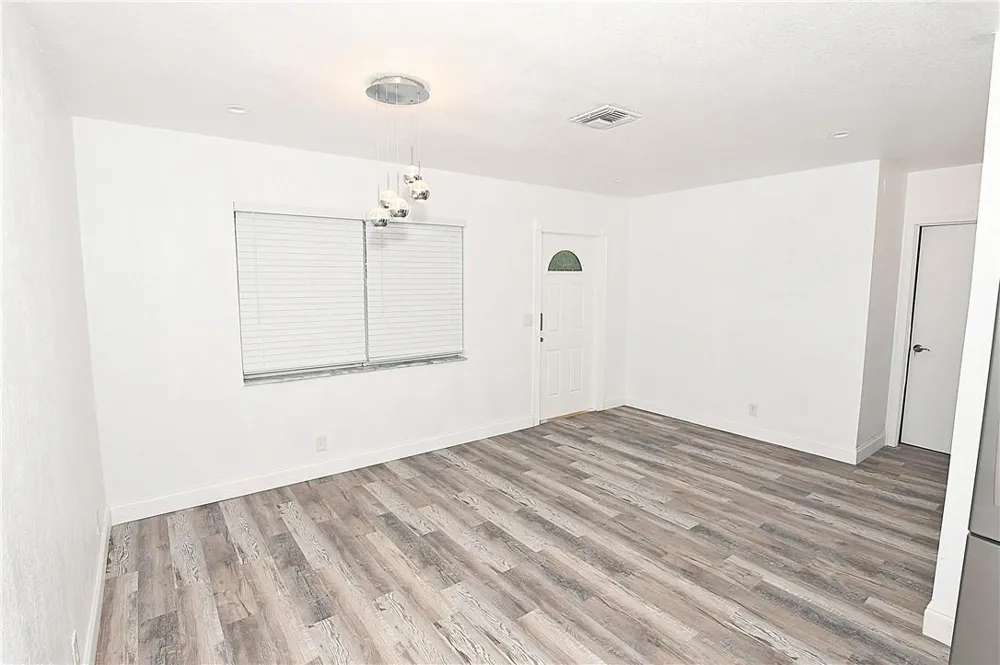 270 NW 43rd Street Oakland Park, FL 33309