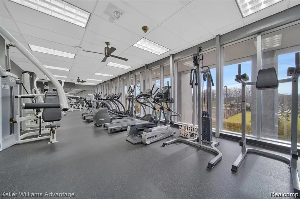 1300 Lafayette Blvd. #2610 Detroit City, MI 48207