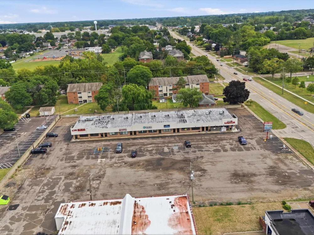 16861 E 14 Mile Road Fraser City, MI 48026