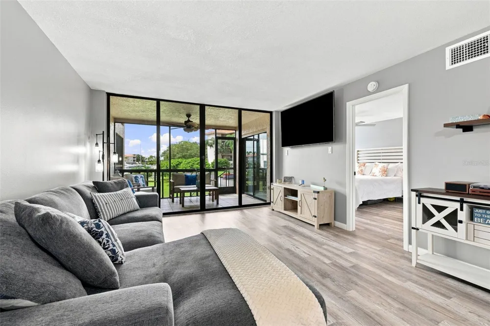 1805 MARINER DRIVE #53 Tarpon Springs, FL 34689