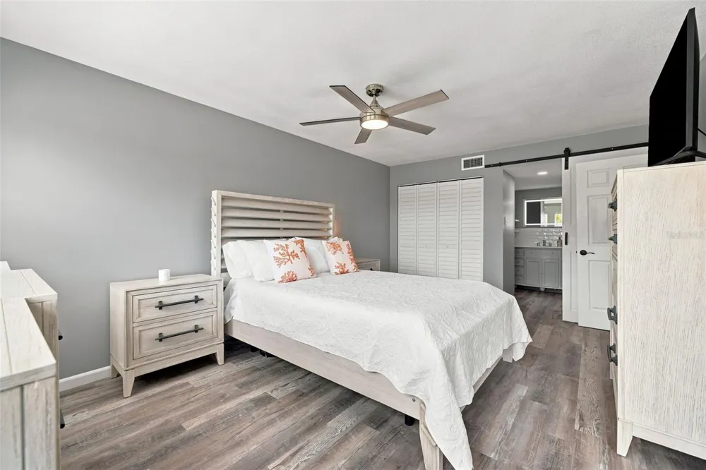 1805 MARINER DRIVE #53 Tarpon Springs, FL 34689