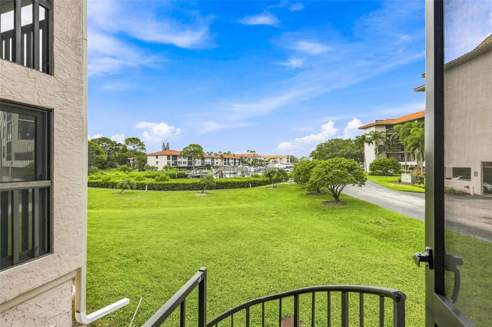 1805 MARINER DRIVE #53 Tarpon Springs, FL 34689