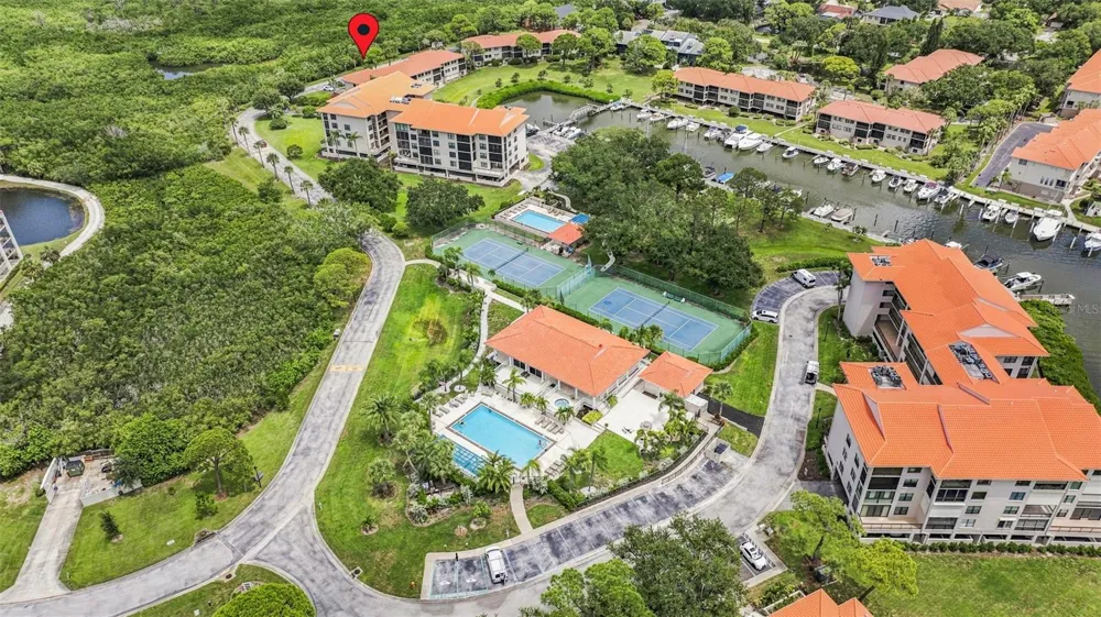 1805 MARINER DRIVE #53 Tarpon Springs, FL 34689