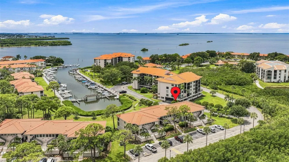 1805 MARINER DRIVE #53 Tarpon Springs, FL 34689