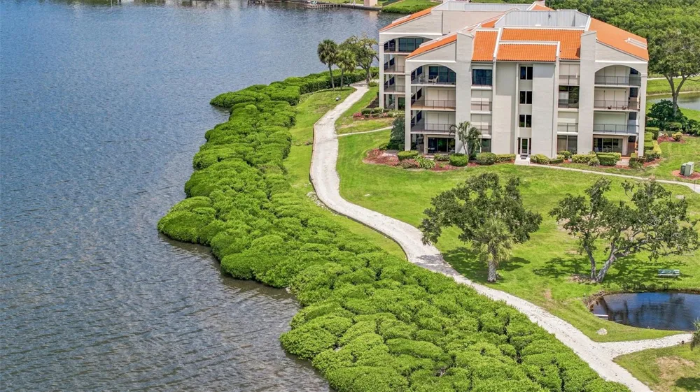 1805 MARINER DRIVE #53 Tarpon Springs, FL 34689