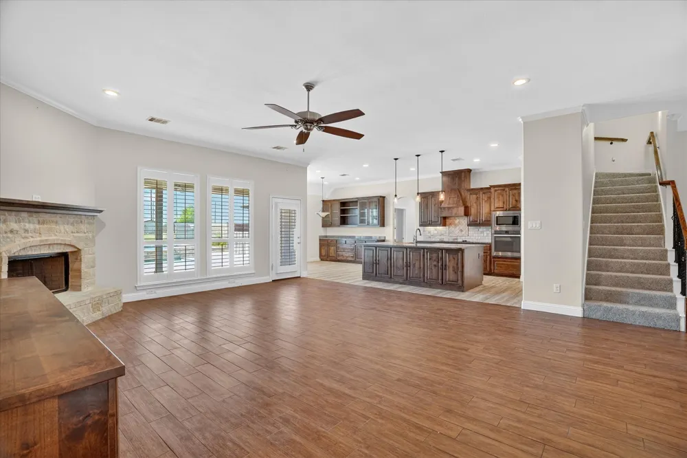 2000 Adams Lane S Azle, TX 76020