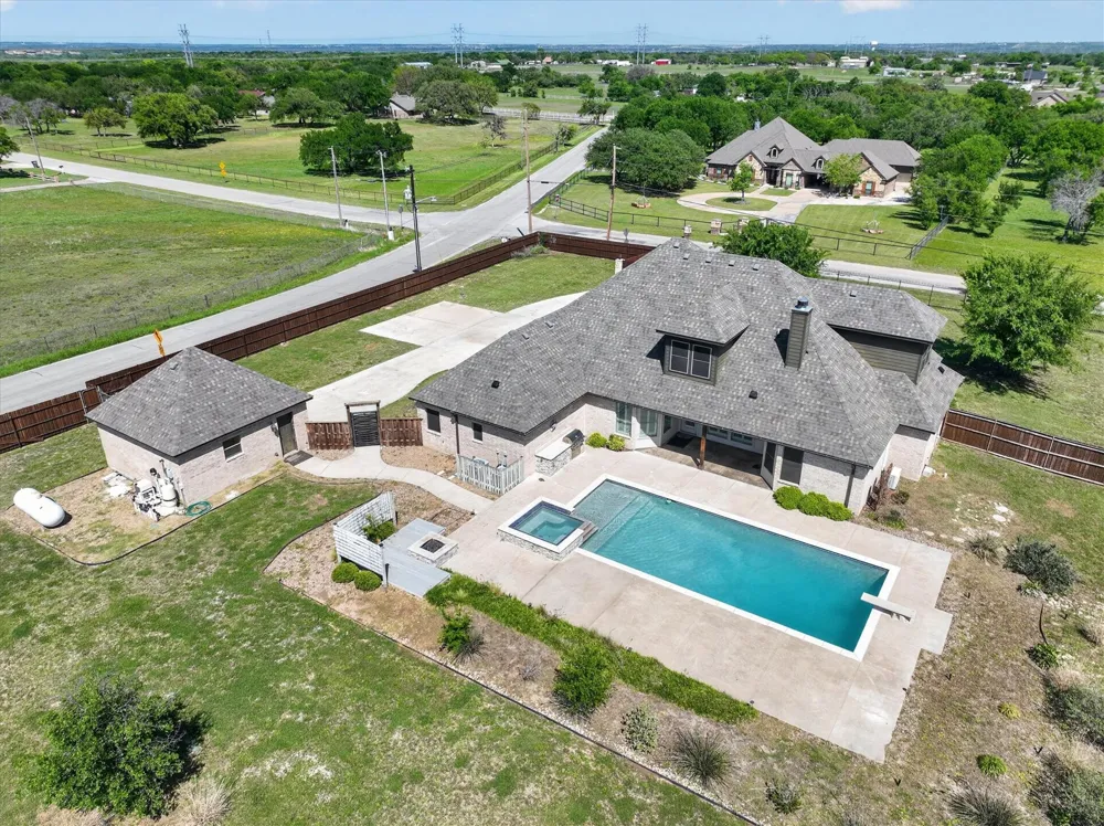 2000 Adams Lane S Azle, TX 76020
