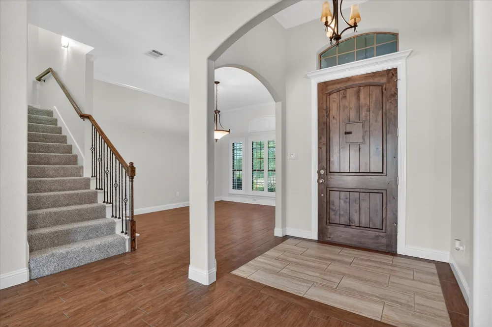 2000 Adams Lane S Azle, TX 76020