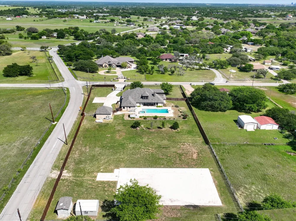 2000 Adams Lane S Azle, TX 76020