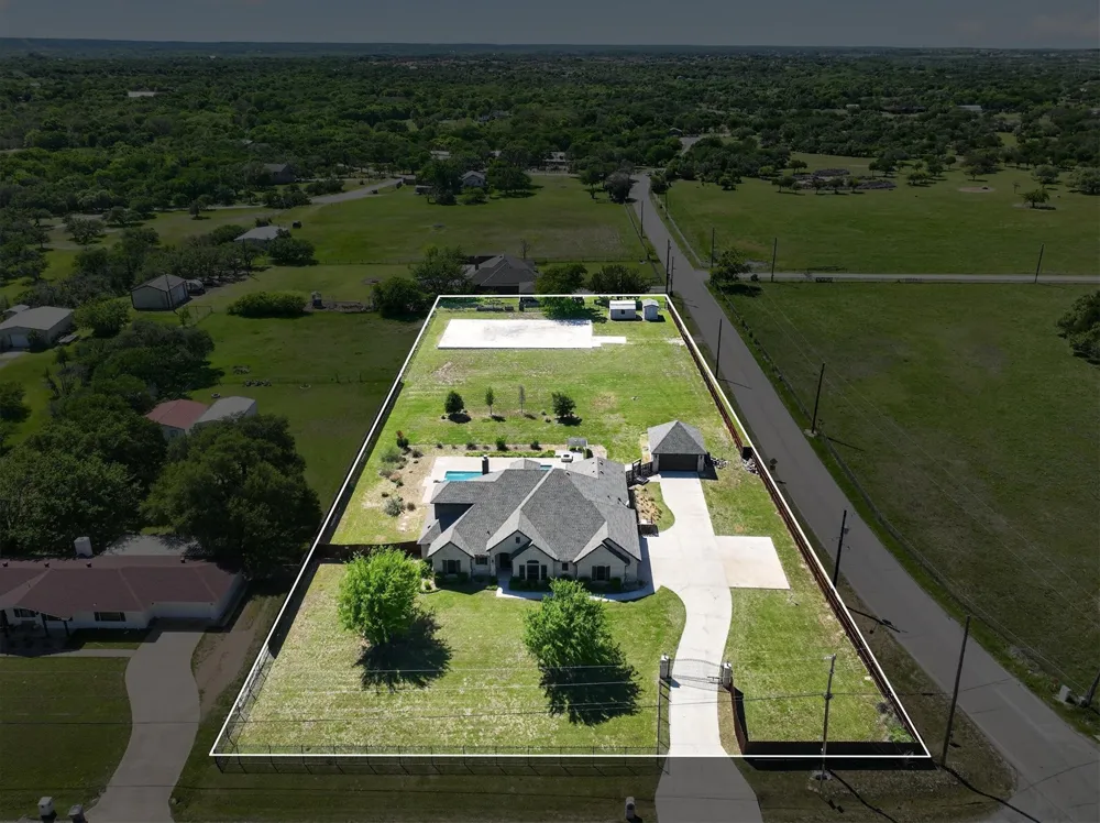 2000 Adams Lane S Azle, TX 76020