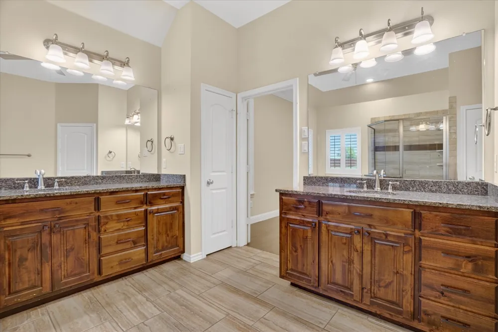 2000 Adams Lane S Azle, TX 76020