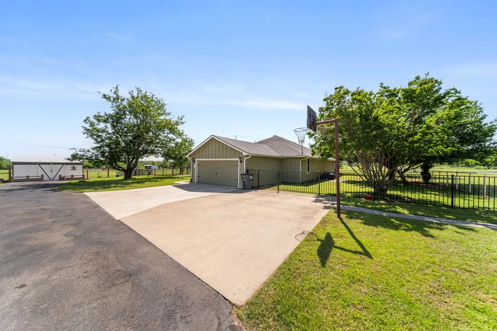 258 Bobcat Road Sanger, TX 76266