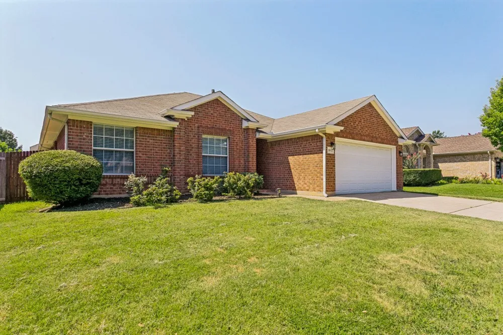 3012 Berkshire Lane Corinth, TX 76210