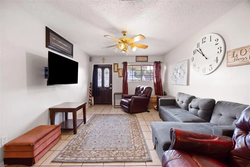 3217 Bond Street Pasadena, TX 77503
