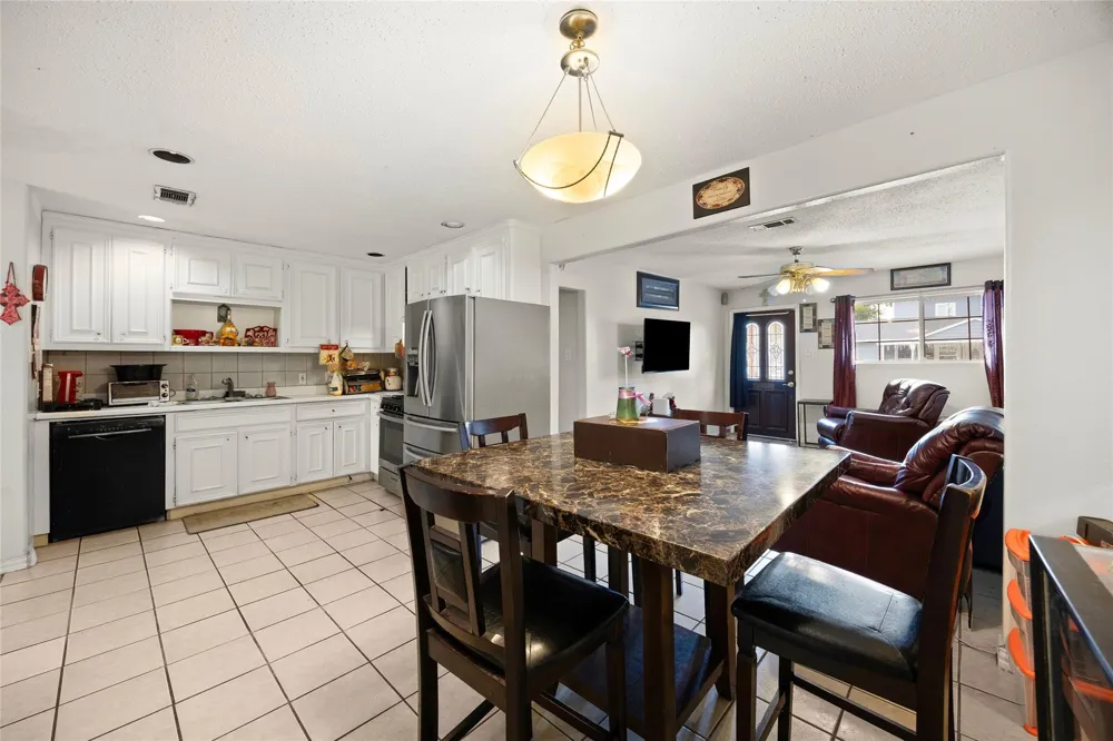 3217 Bond Street Pasadena, TX 77503