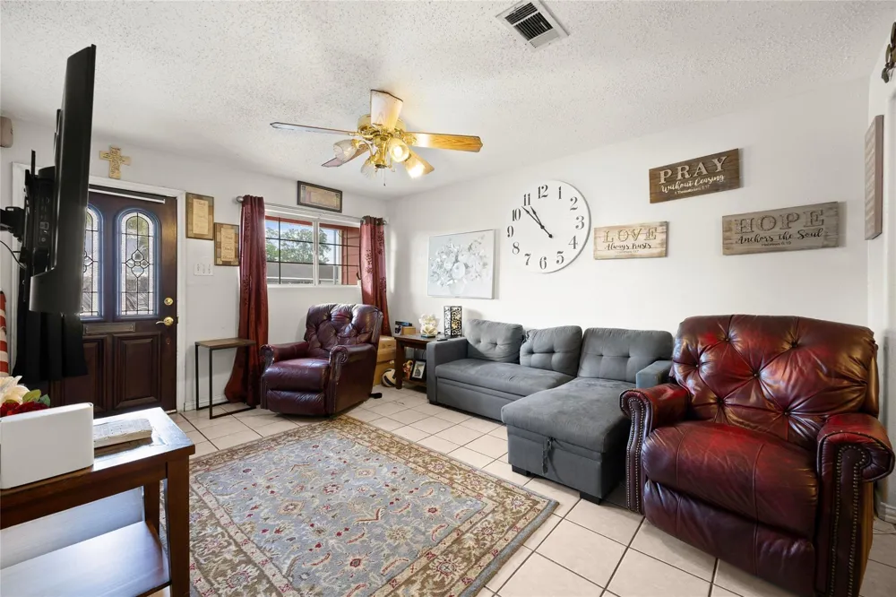 3217 Bond Street Pasadena, TX 77503