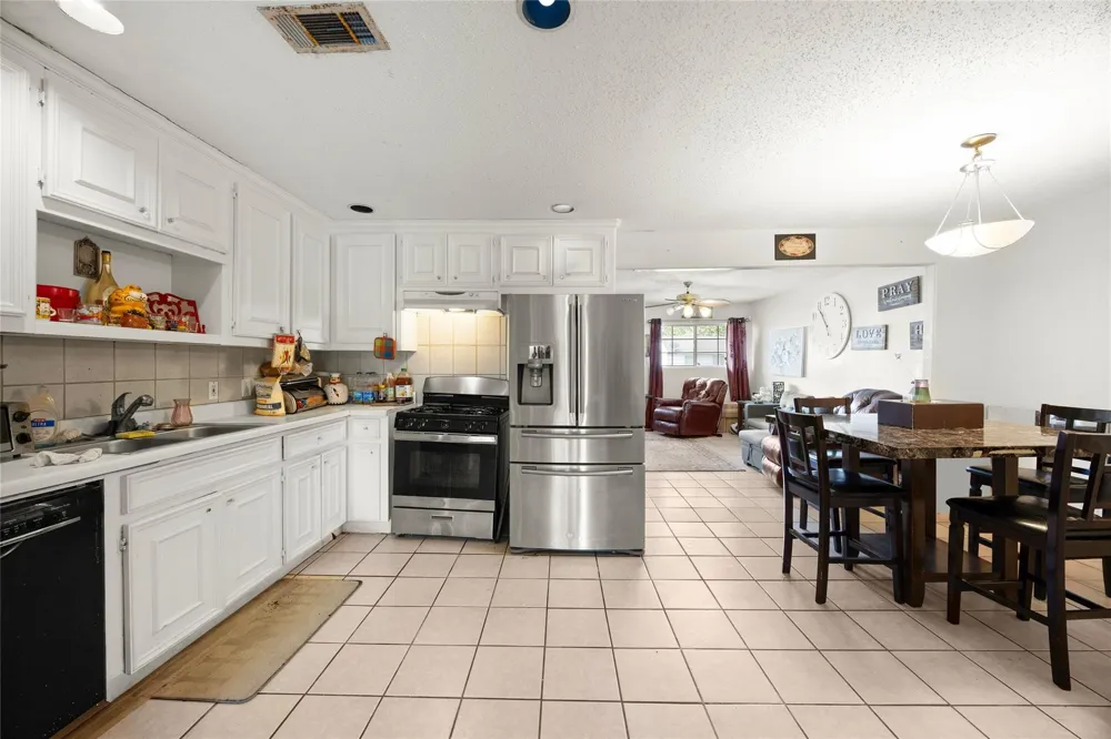 3217 Bond Street Pasadena, TX 77503