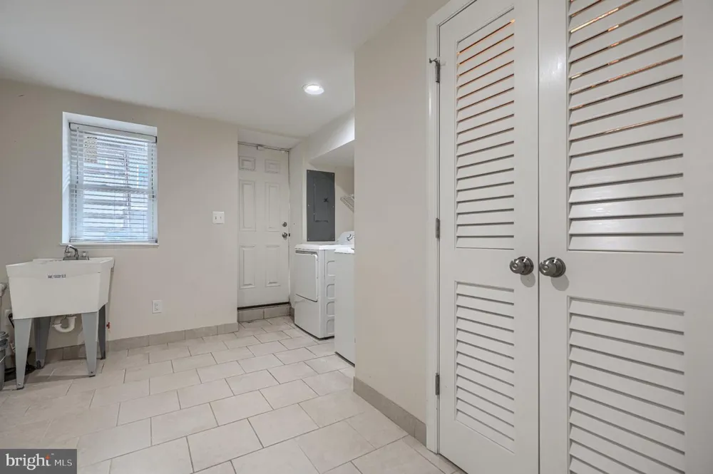 138 S CLINTON STREET Baltimore, MD 21224