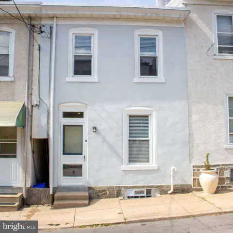 404 DELMAR STREET