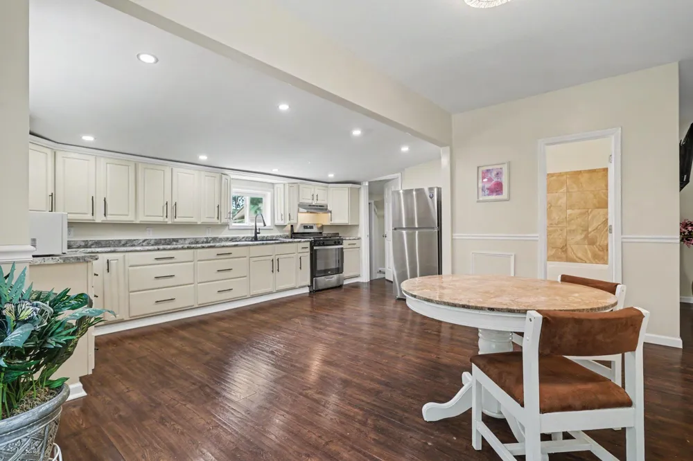 203 Roseneath Avenue Battle Creek, MI 49037