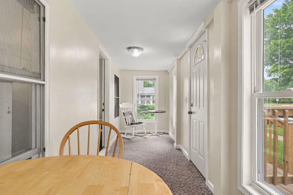 203 Roseneath Avenue Battle Creek, MI 49037