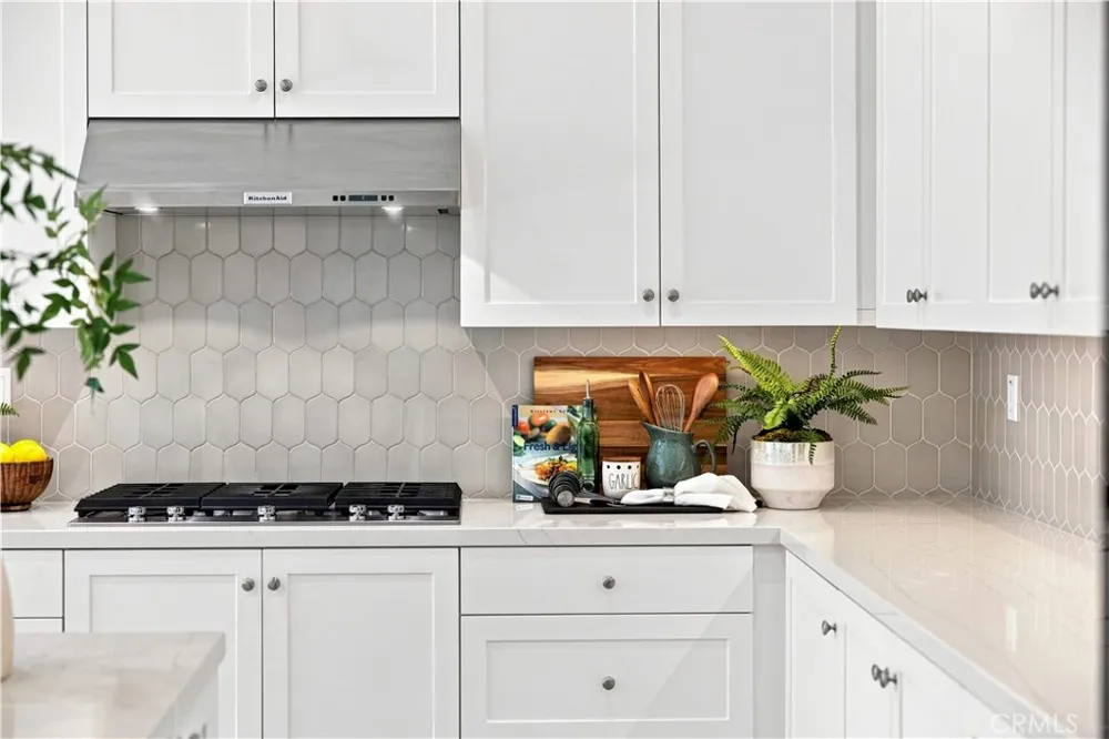 105 Yellow Iris Irvine, CA 92618