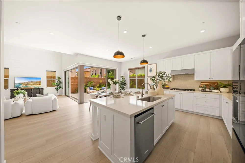 105 Yellow Iris Irvine, CA 92618