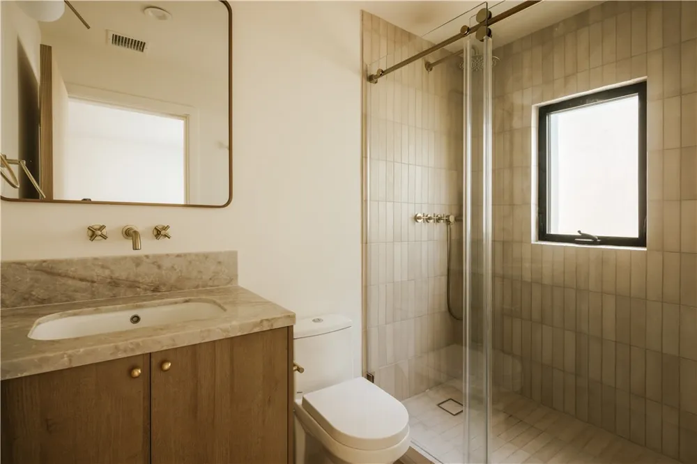 1249 Seward Street Los Angeles, CA 90038