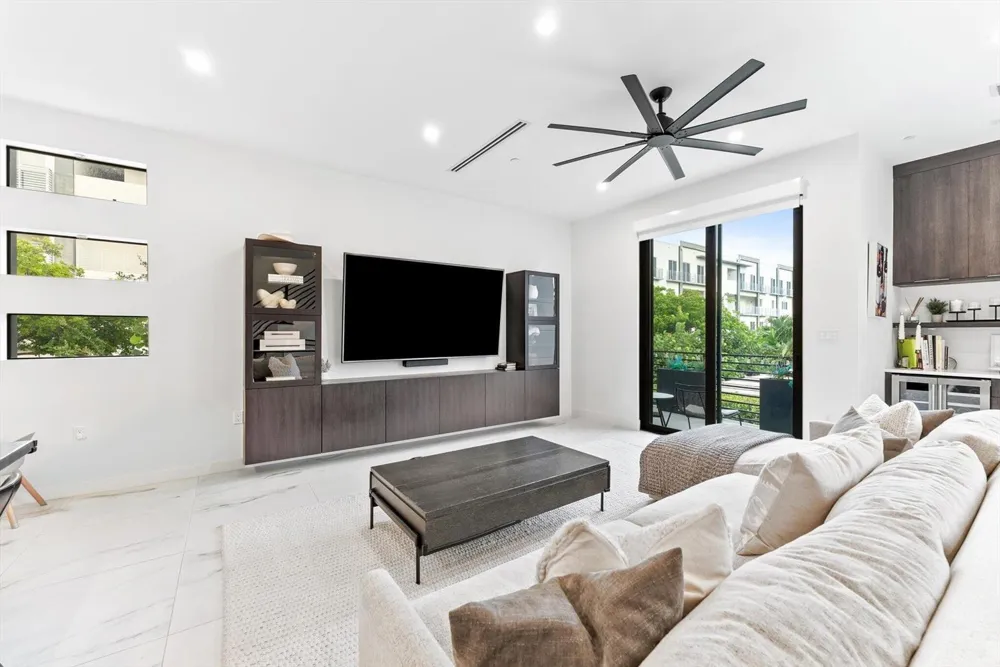 1048 Victoria Park Road Fort Lauderdale, FL 33304