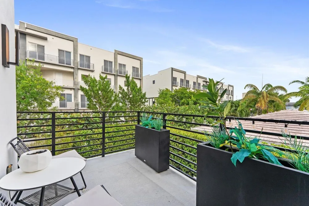 1048 Victoria Park Road Fort Lauderdale, FL 33304