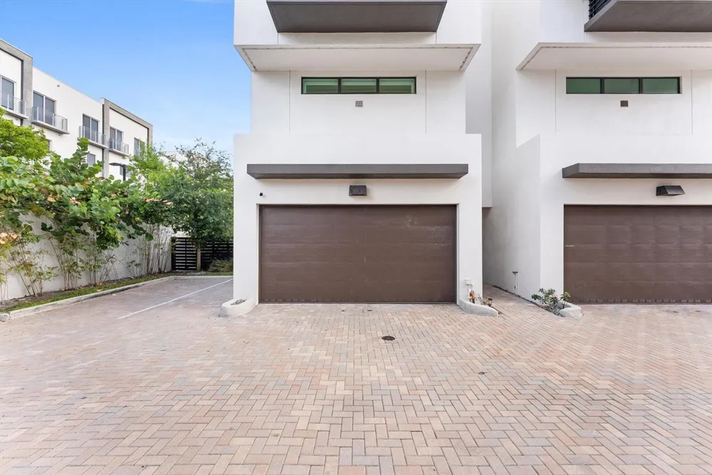 1048 Victoria Park Road Fort Lauderdale, FL 33304