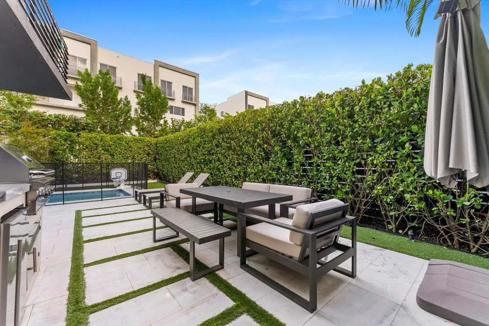 1048 Victoria Park Road Fort Lauderdale, FL 33304