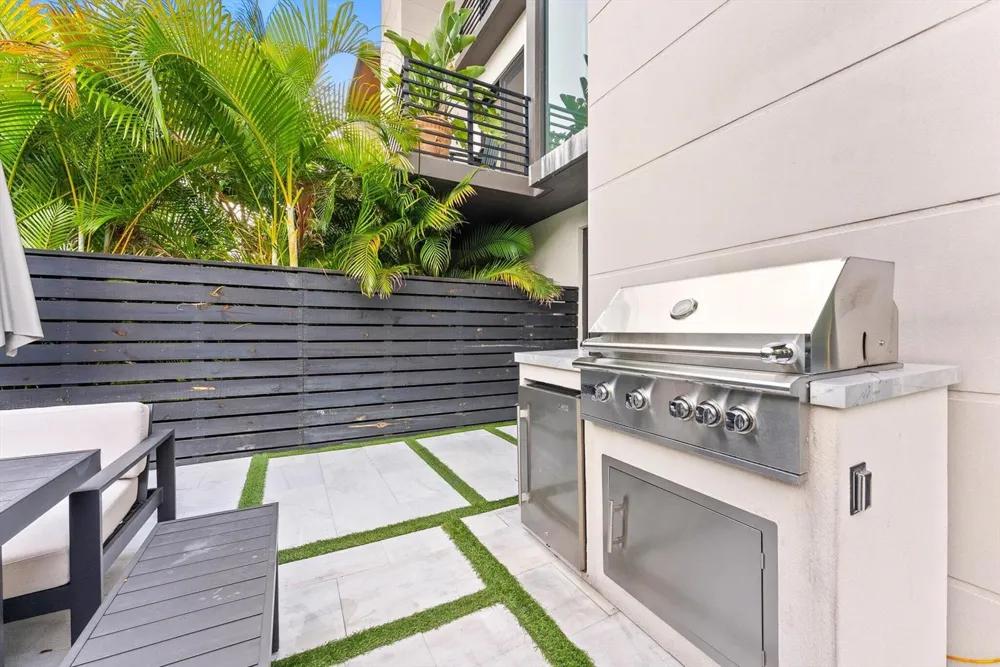 1048 Victoria Park Road Fort Lauderdale, FL 33304